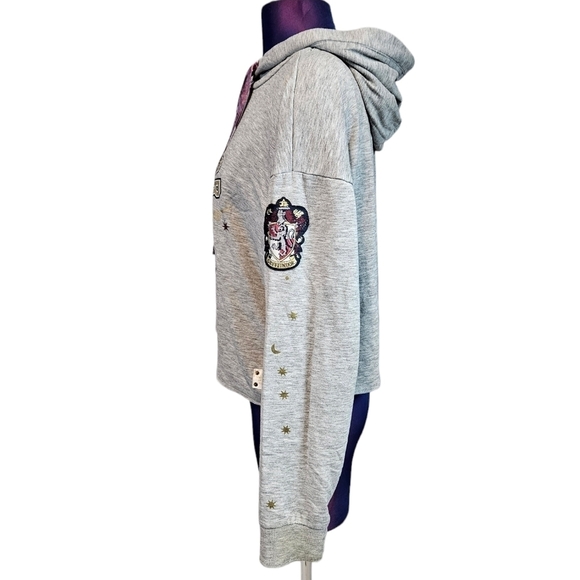 Harry Potter Gray Gryffindor‎ Team Captain Cropped Hoodie Size Medium Women's - Picture 4 of 12